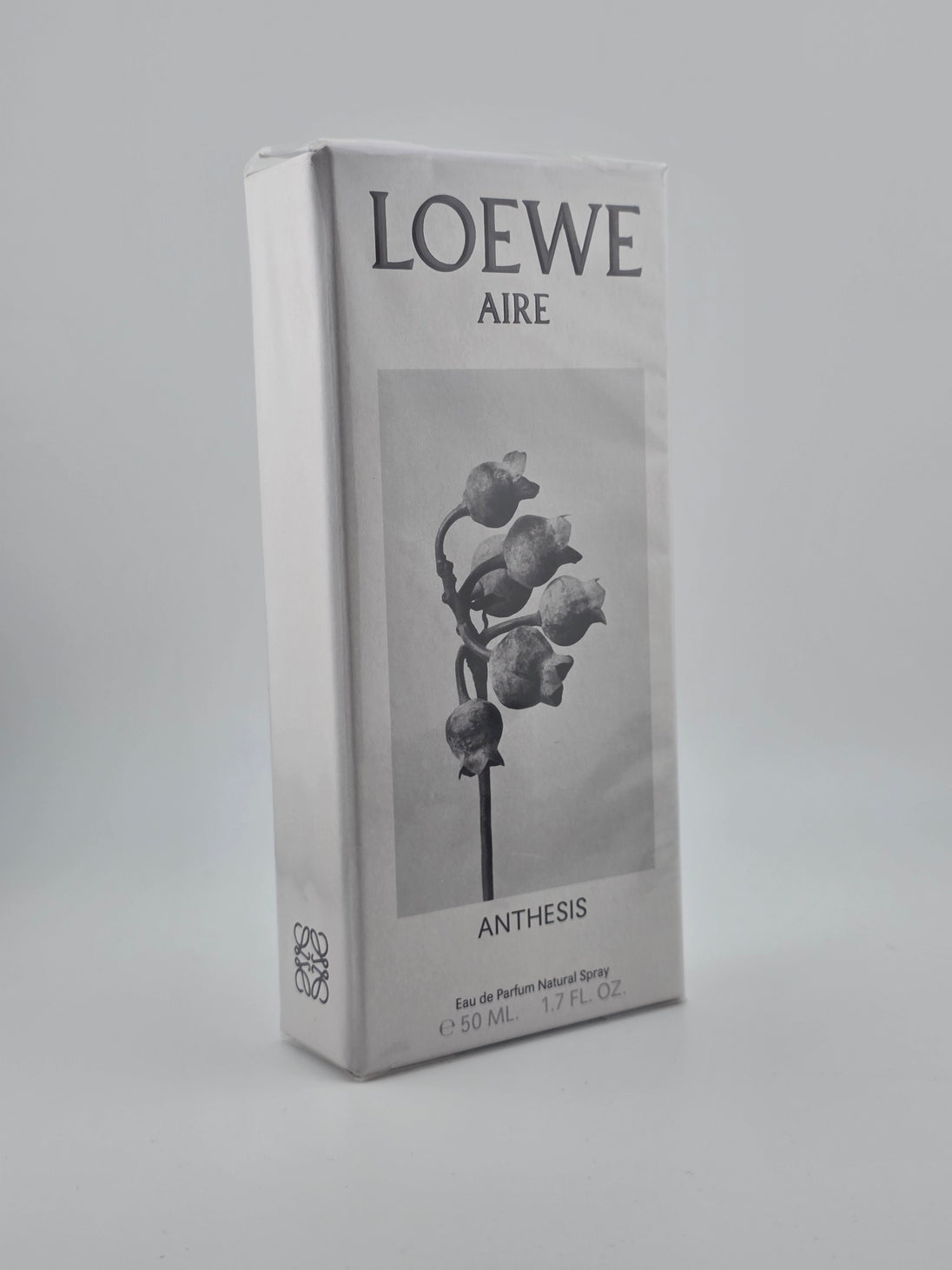 LOEWE Aire Anthesis Eau de Parfum 50ml, Rarität, Vintage Parfüm in weißer Verpackung mit Blütenmotiv