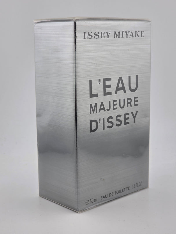 Issey Miyake L'Eau Majeure d'Issey Eau de Toilette, 50ml, silberne Verpackung